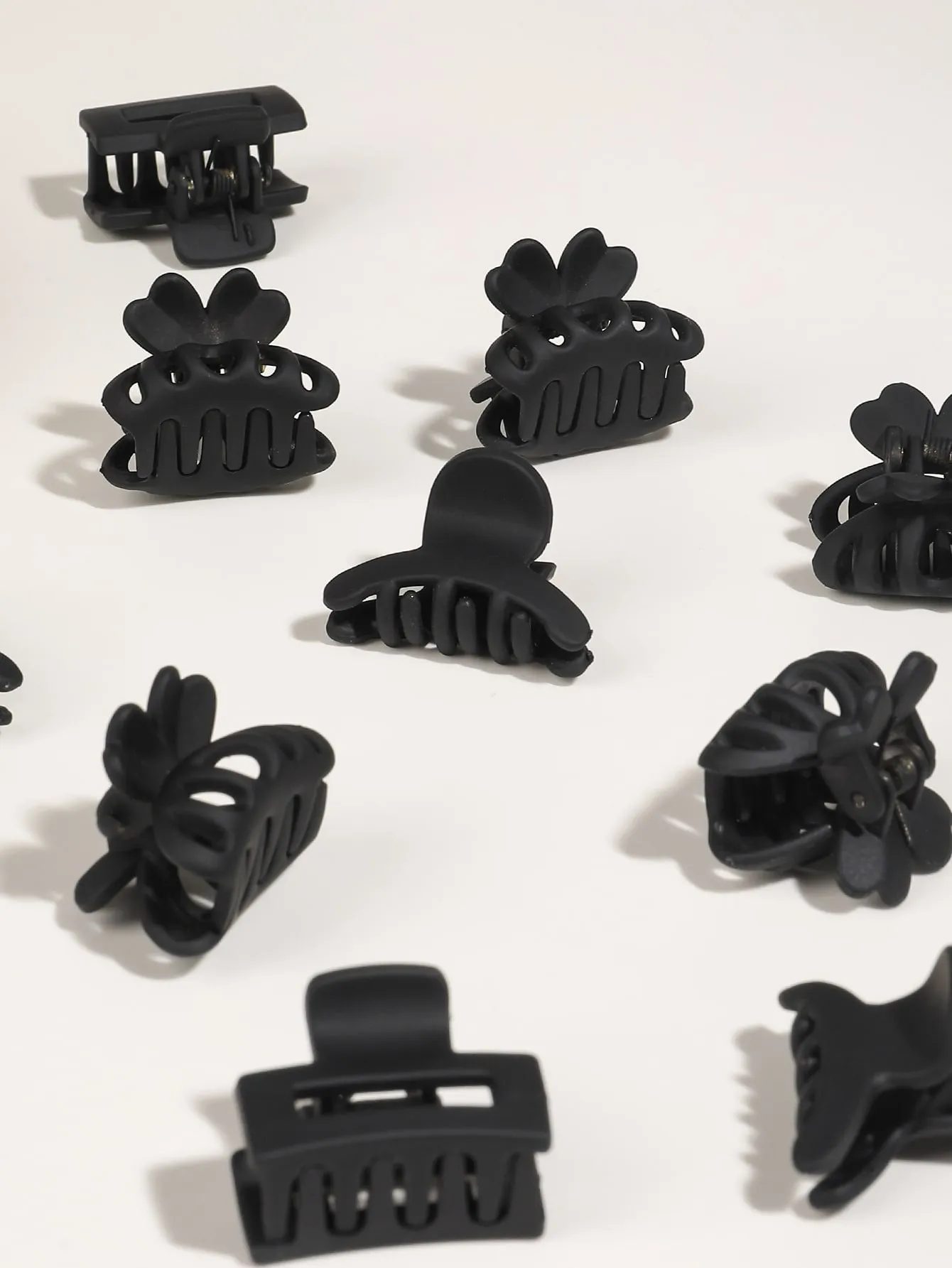 18pcs Solid Matte Hair Claw Flower Claw