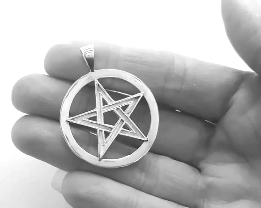 3.2cm Large Pentagram Pendant Necklace