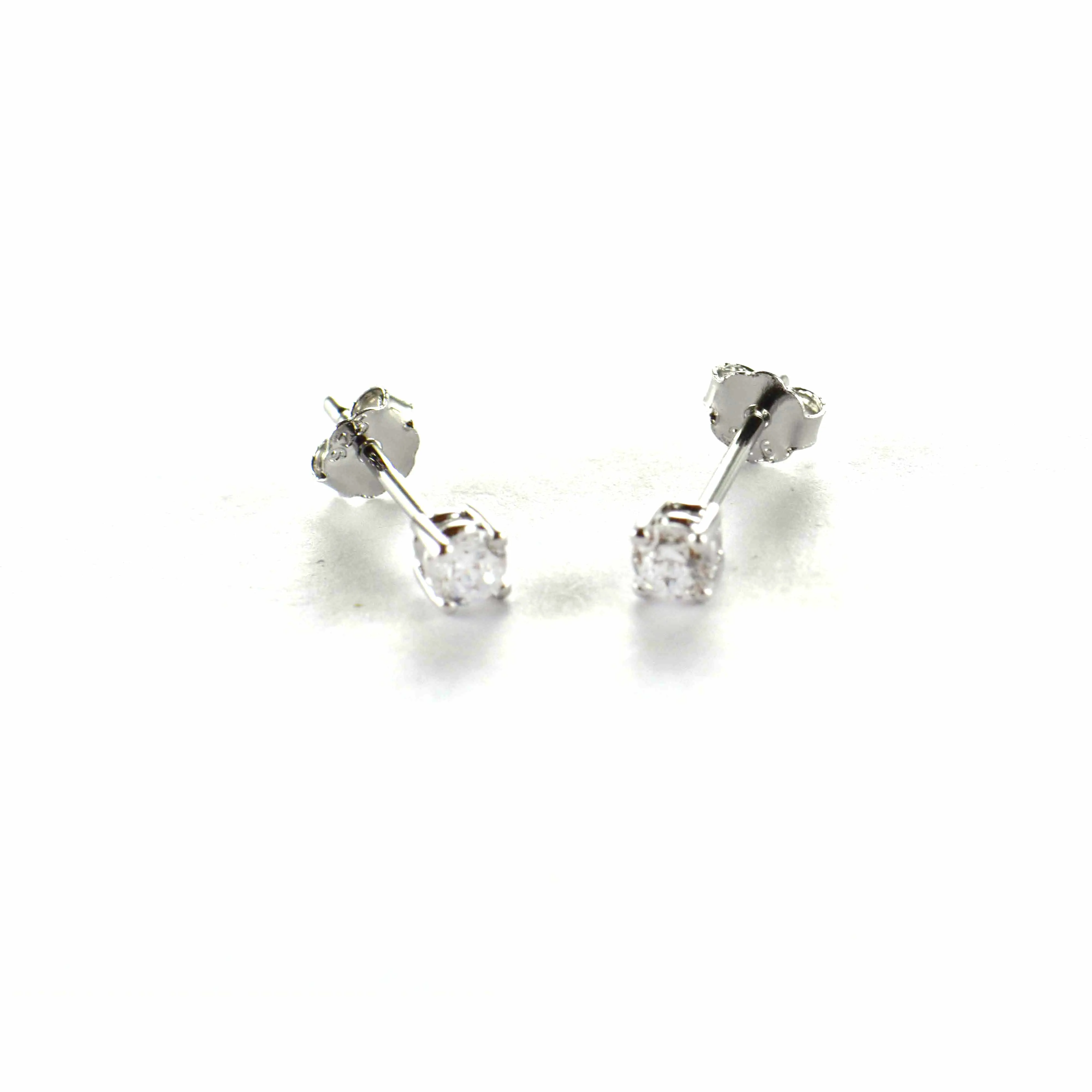 4 claws silver studs earring with 2mm CZ