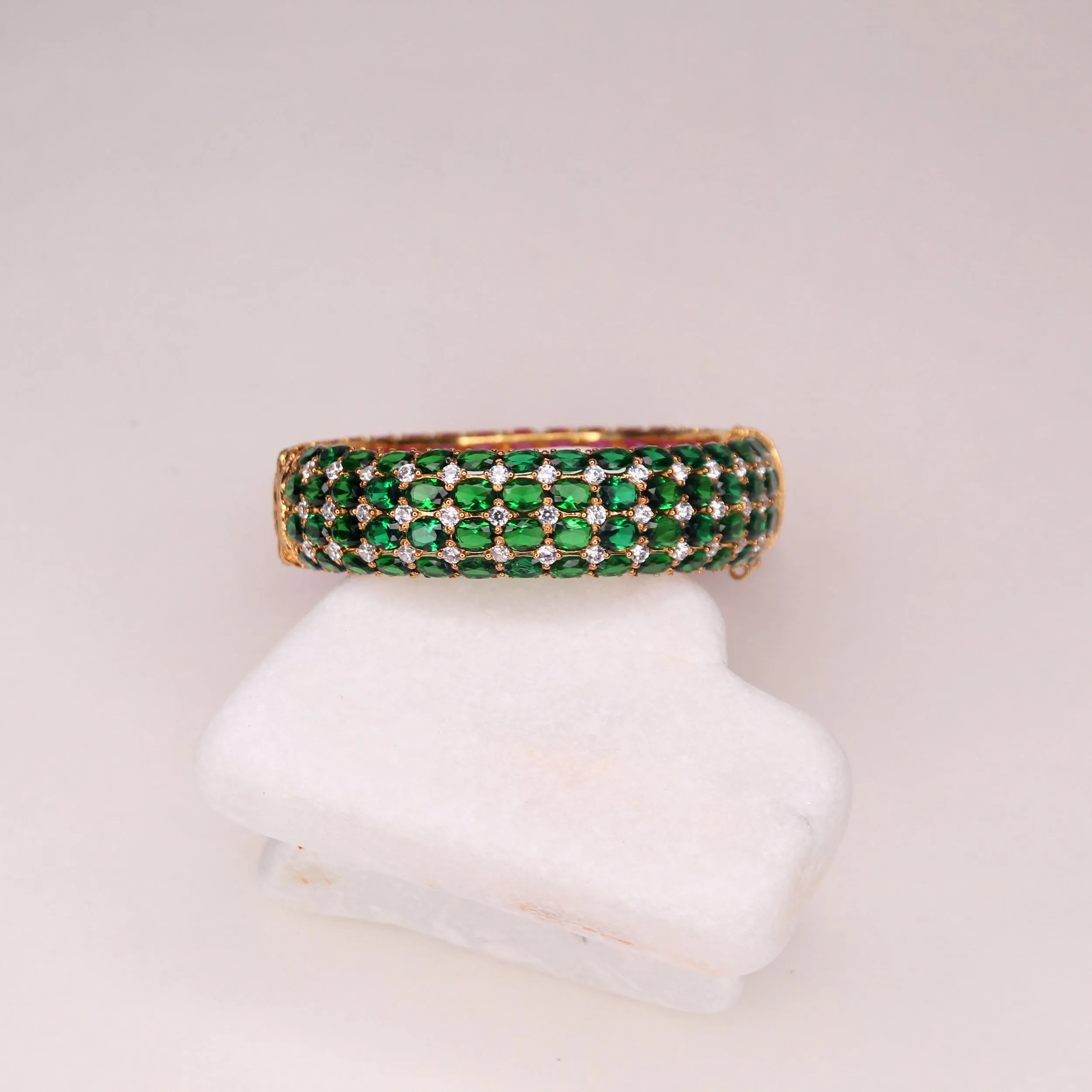 Bangle in Jade and Chetum