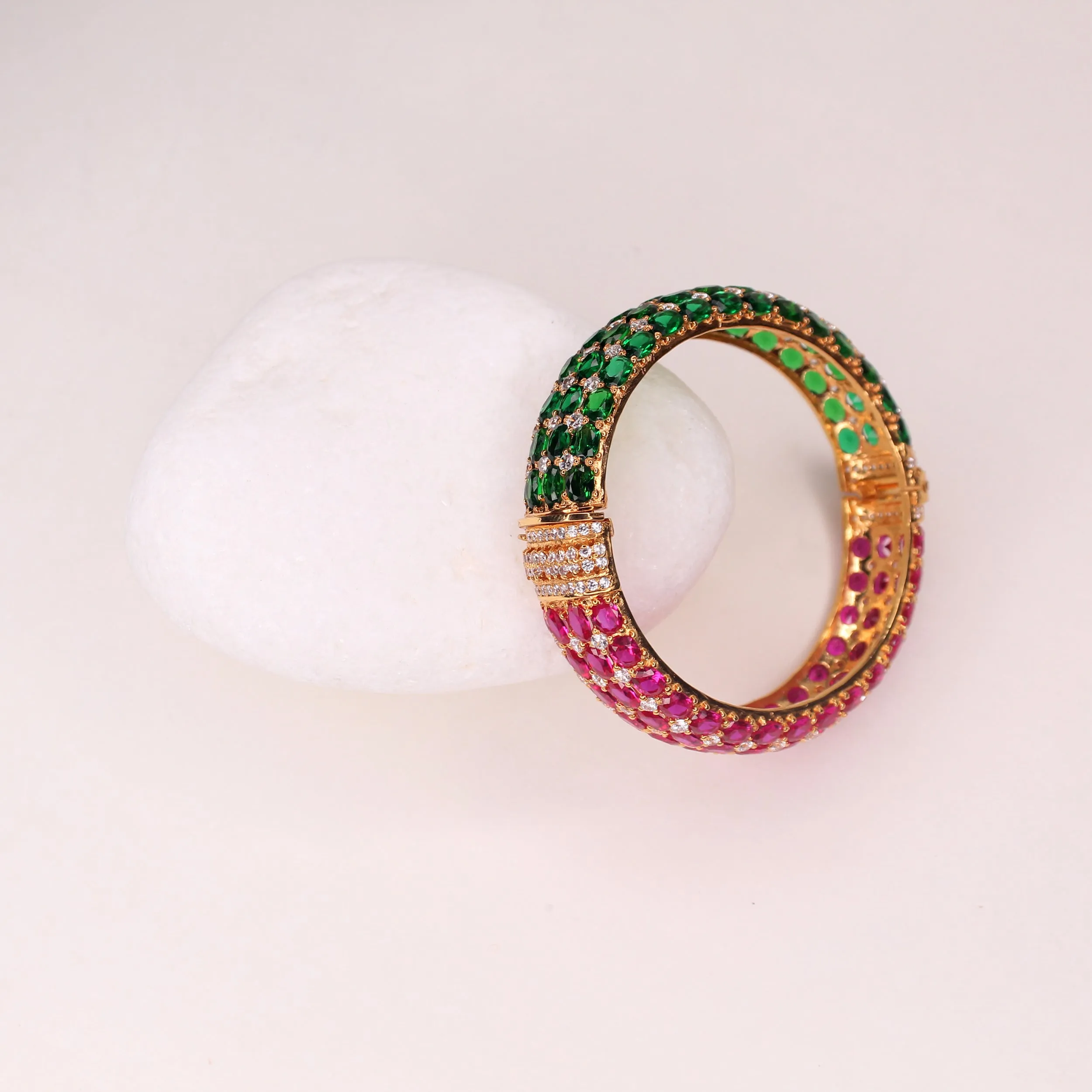 Bangle in Jade and Chetum