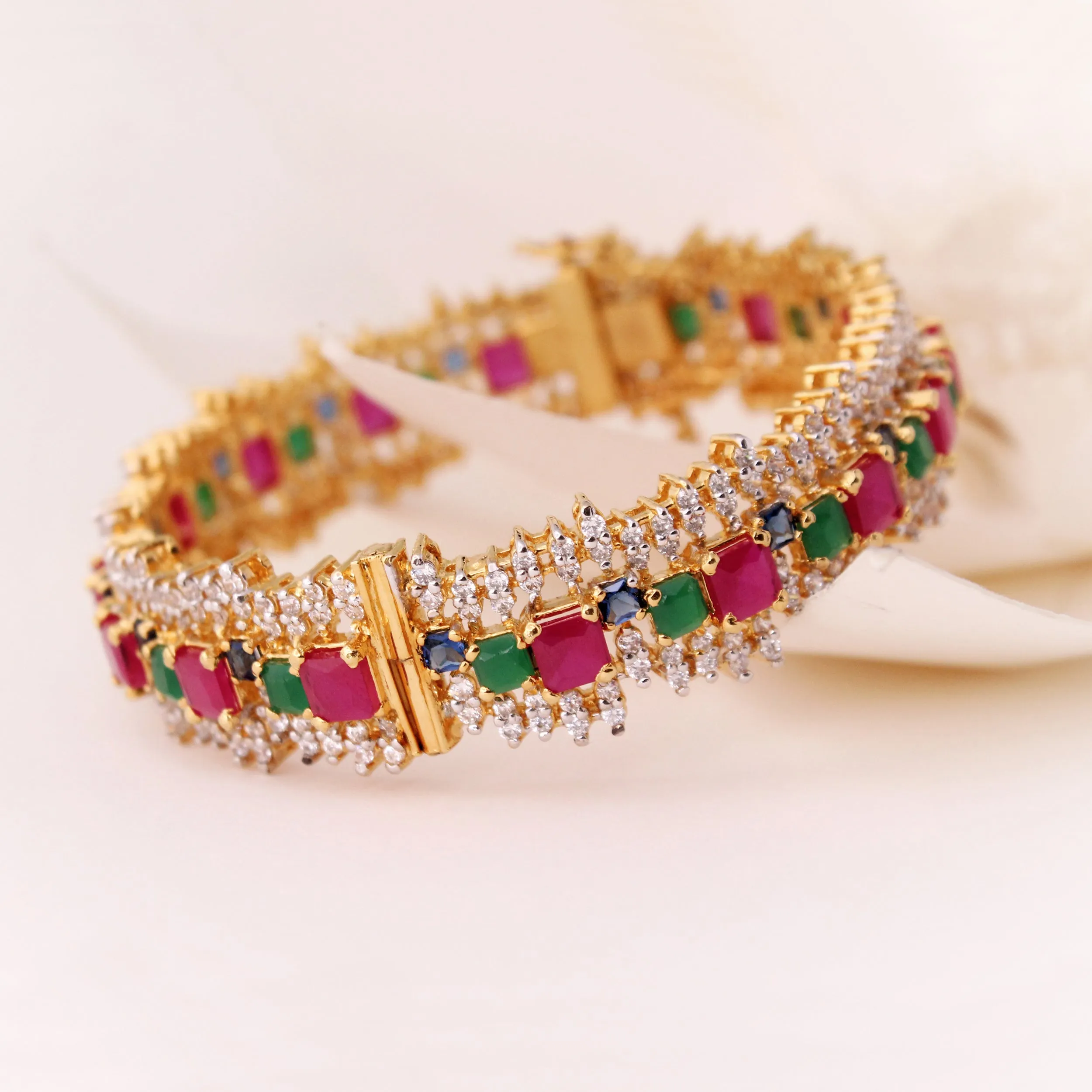 Bangle in Jade ,Chetum and Cubic Zircons