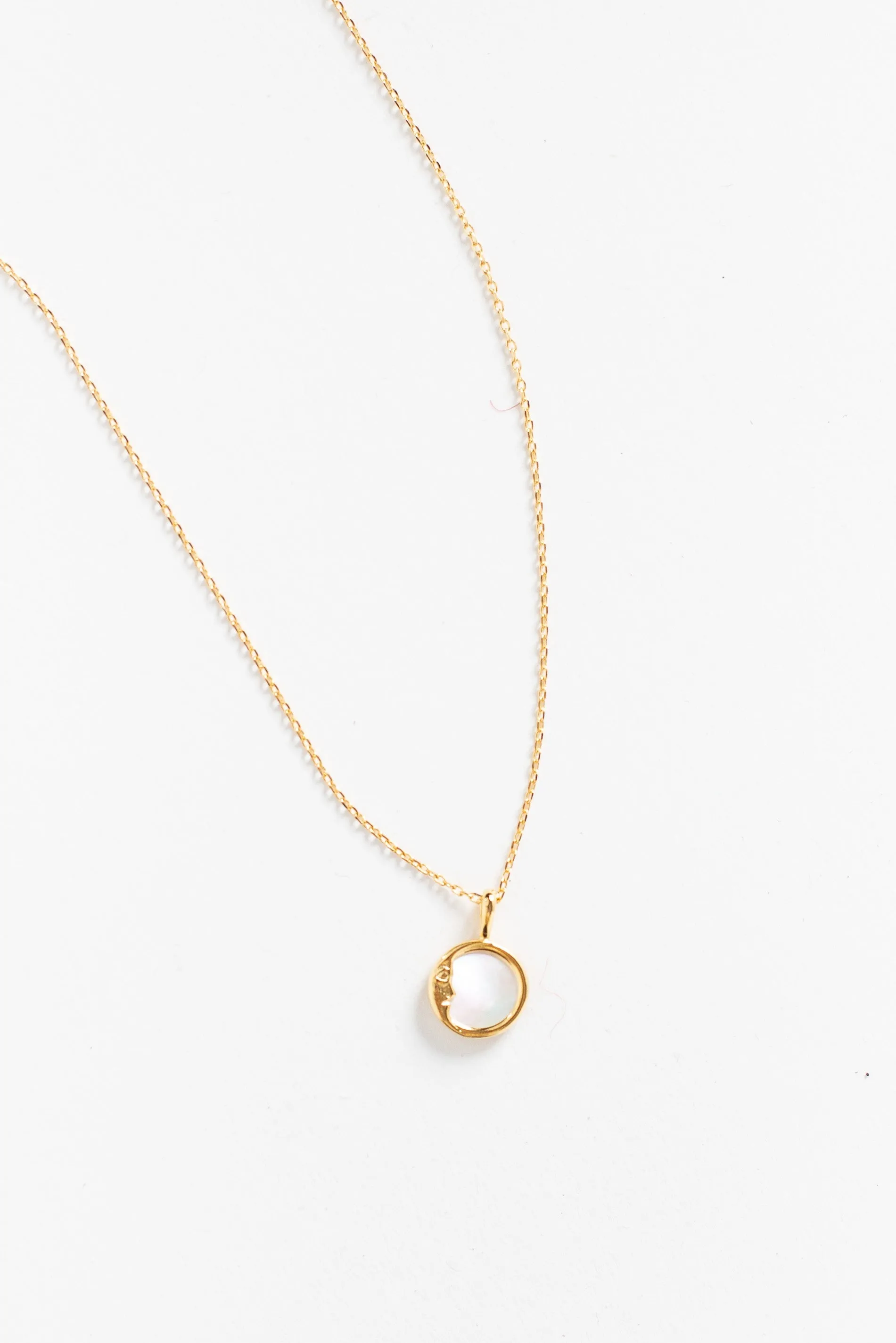 Cove Mother of Pearl Circle