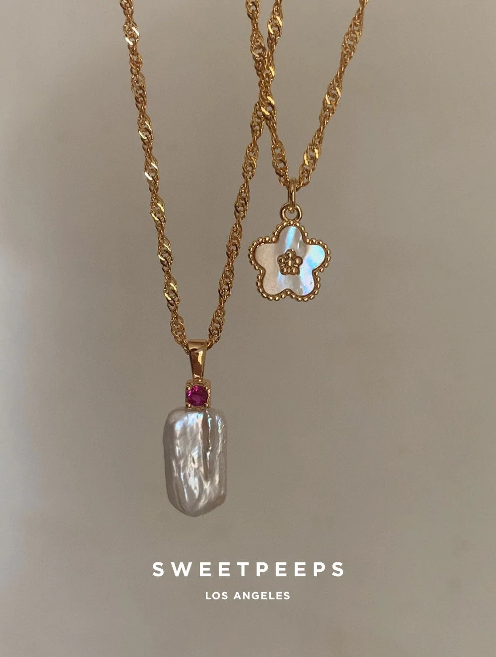 Dainty Shell Flower Necklace