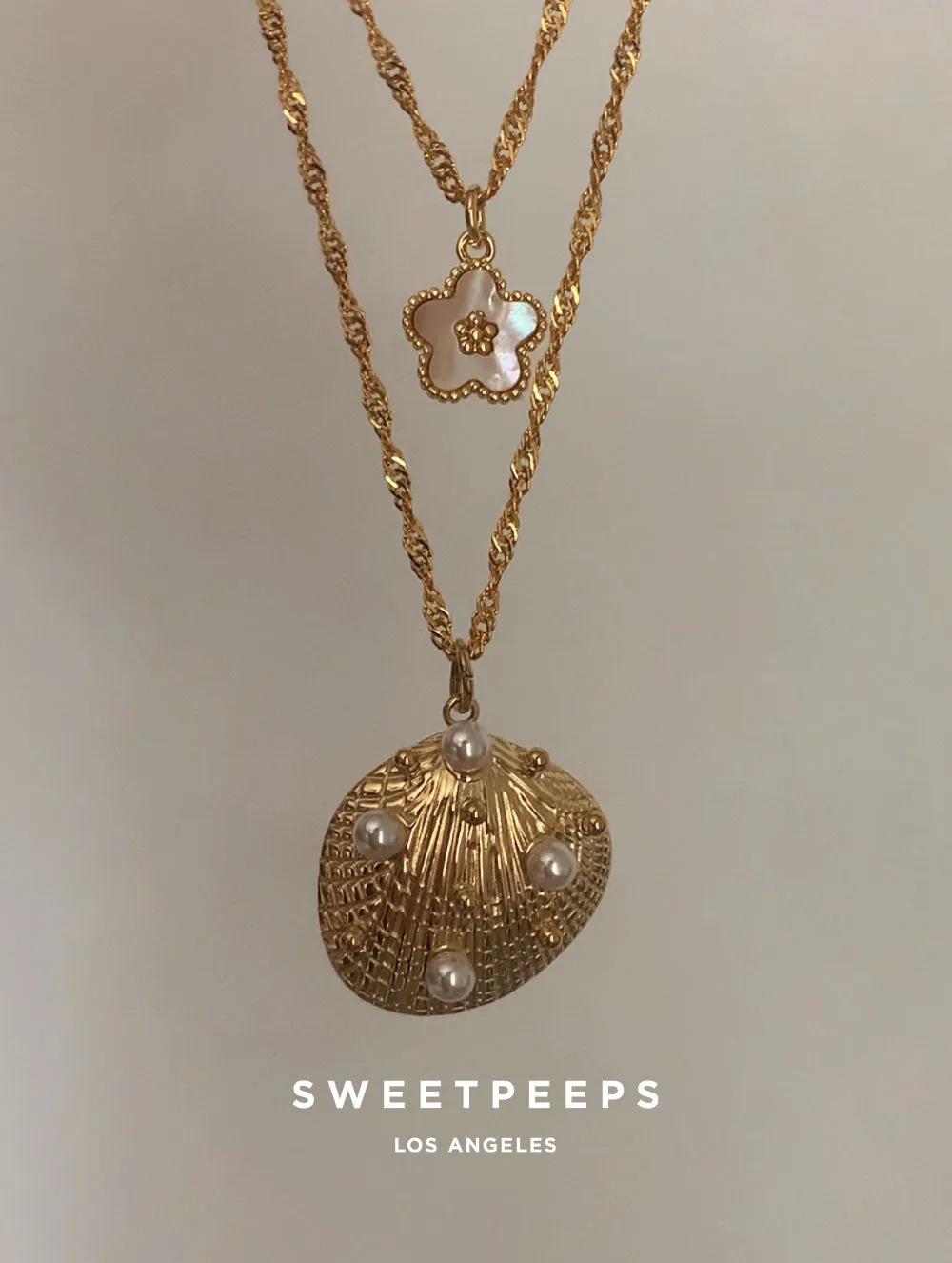 Dainty Shell Flower Necklace