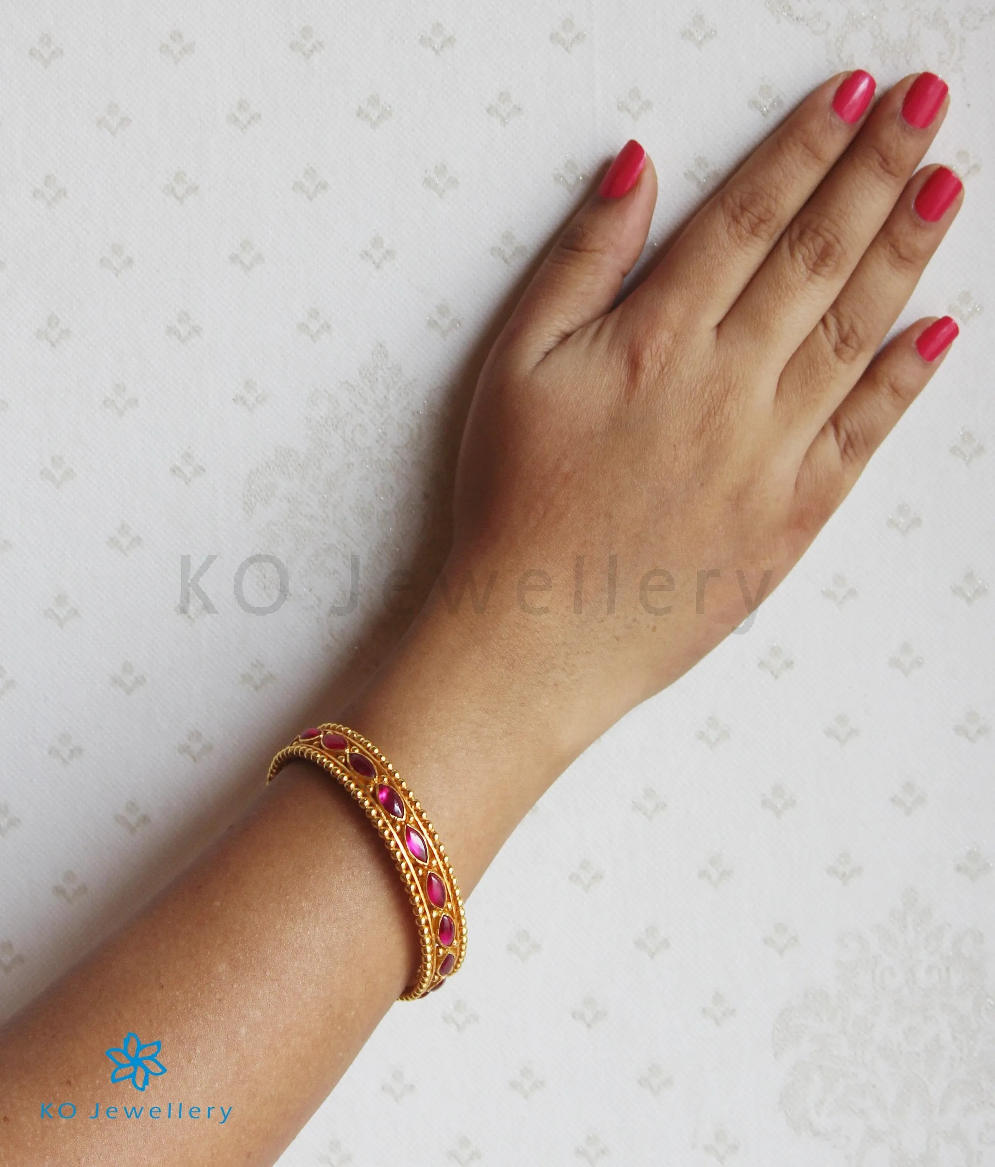 The Aahna Silver Kemp Bangle (Size 2.2/2.4/2.8)