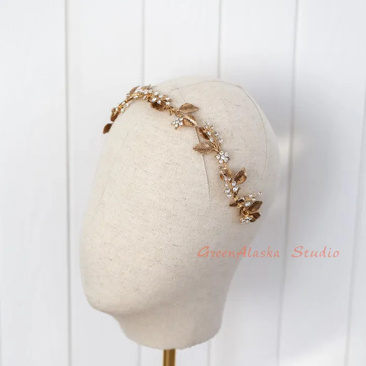 V183. vintage inspired crystal leaf hair comb hair vine
